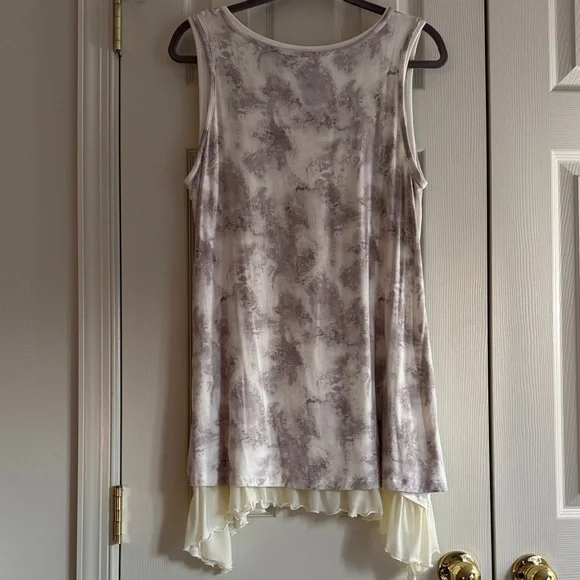 LOGO by Lori Goldstein Sleeveless Layered Top – Size L - Picture 2 of 7